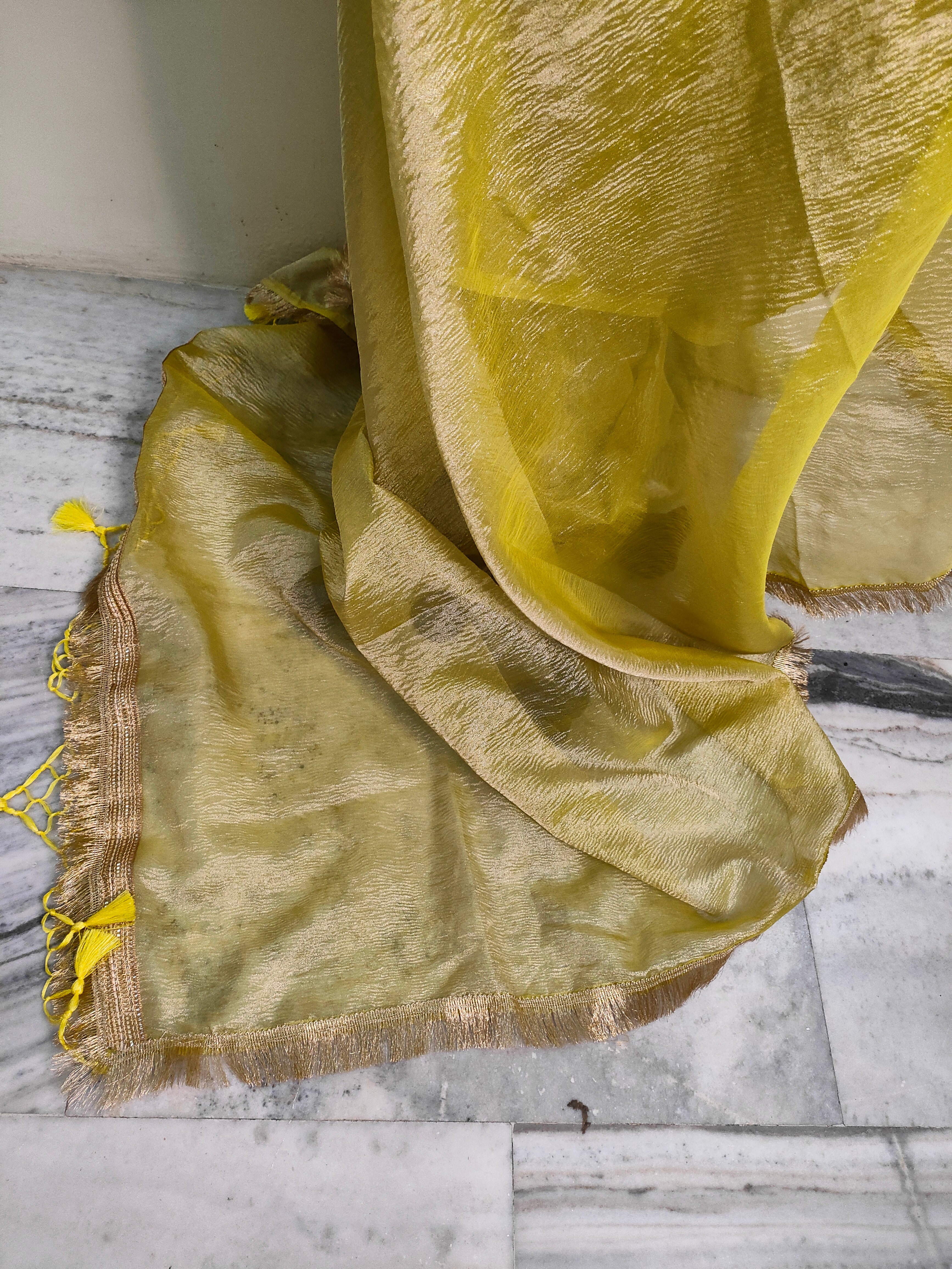 Faux Crush Tissue With Lace Work Banarasi Saree With Blouse/ Green