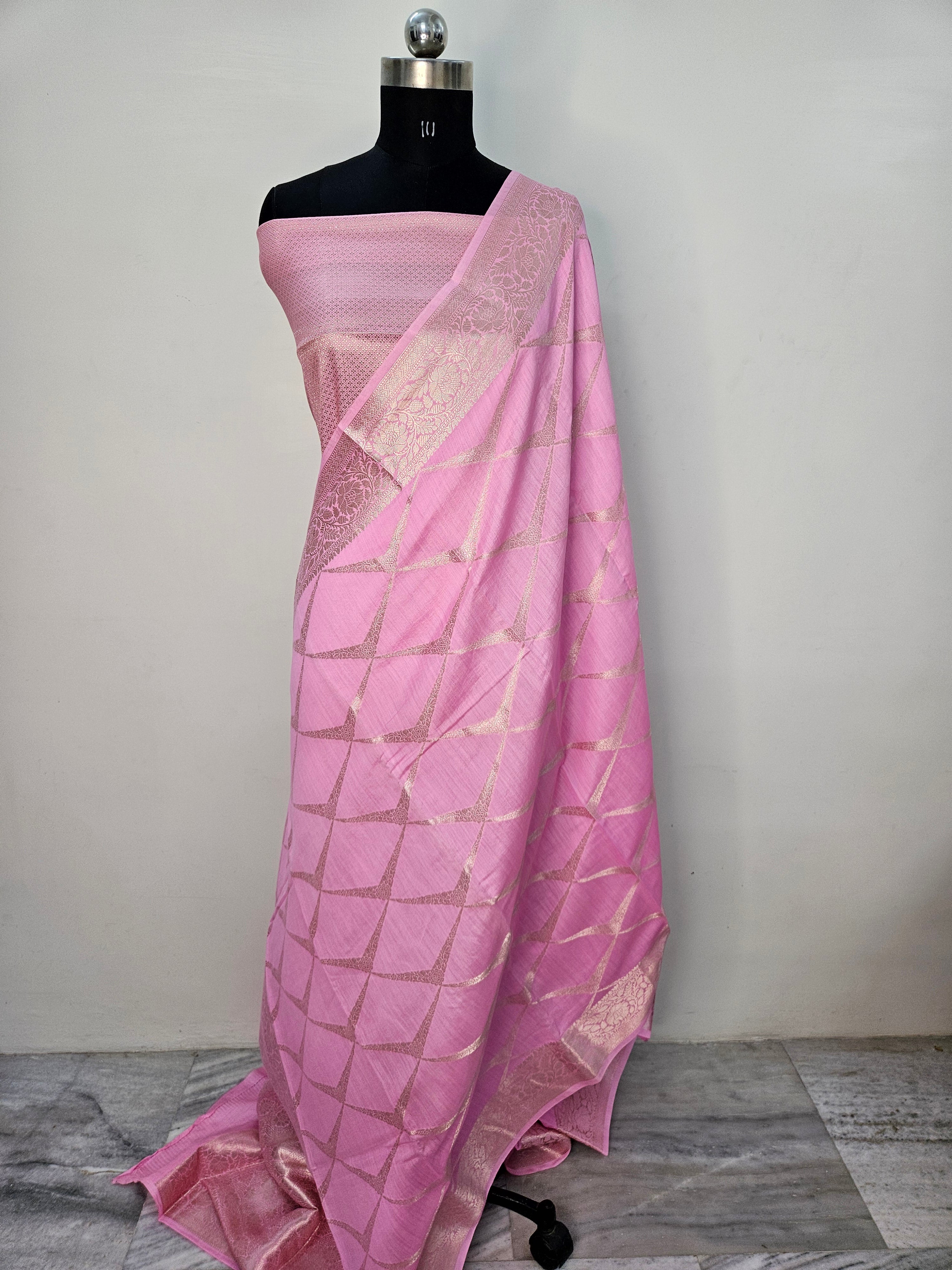 Pure Chiniya Silk Woven Banarasi Saree in Pink
