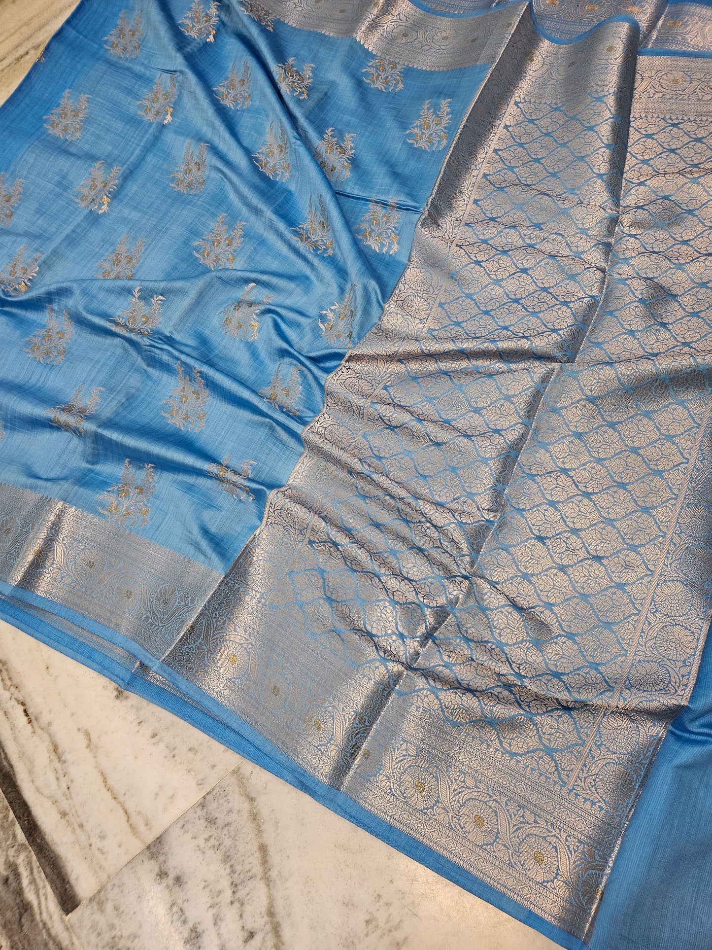 Pure Chiniya Silk Woven Buta Banarasi Saree
