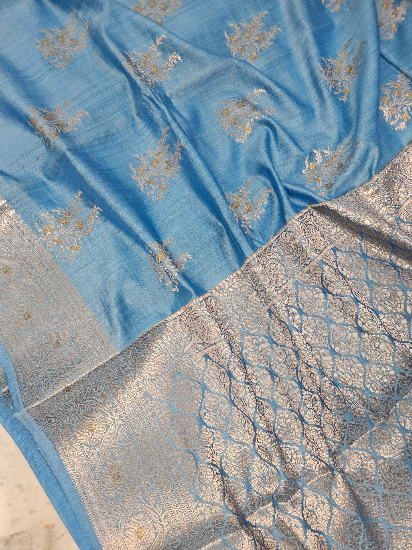 Pure Chiniya Silk Woven Buta Banarasi Saree