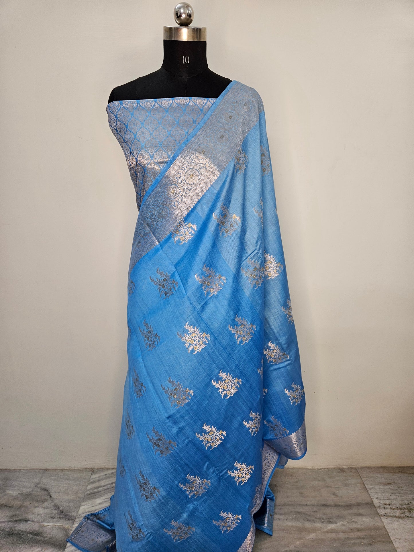 Pure Chiniya Silk Woven Buta Banarasi Saree