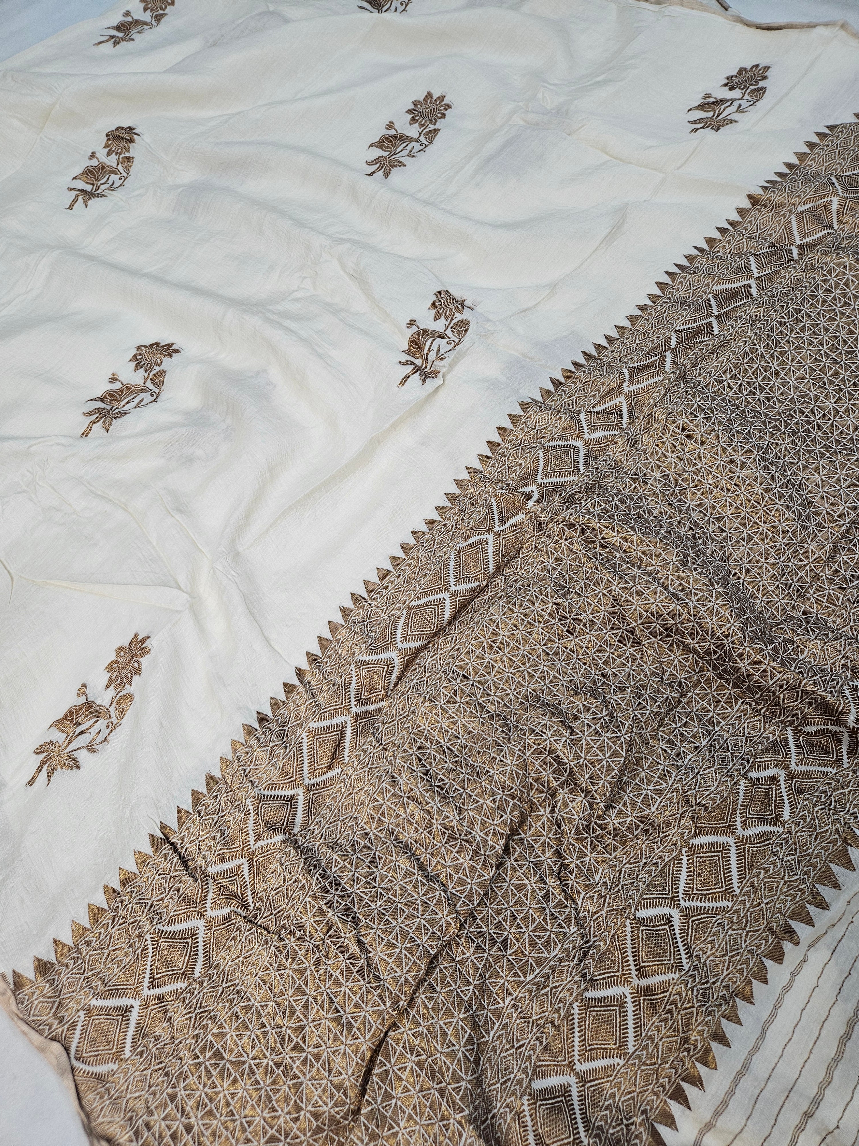 handloom pure moonga silk banarasi saree in off white