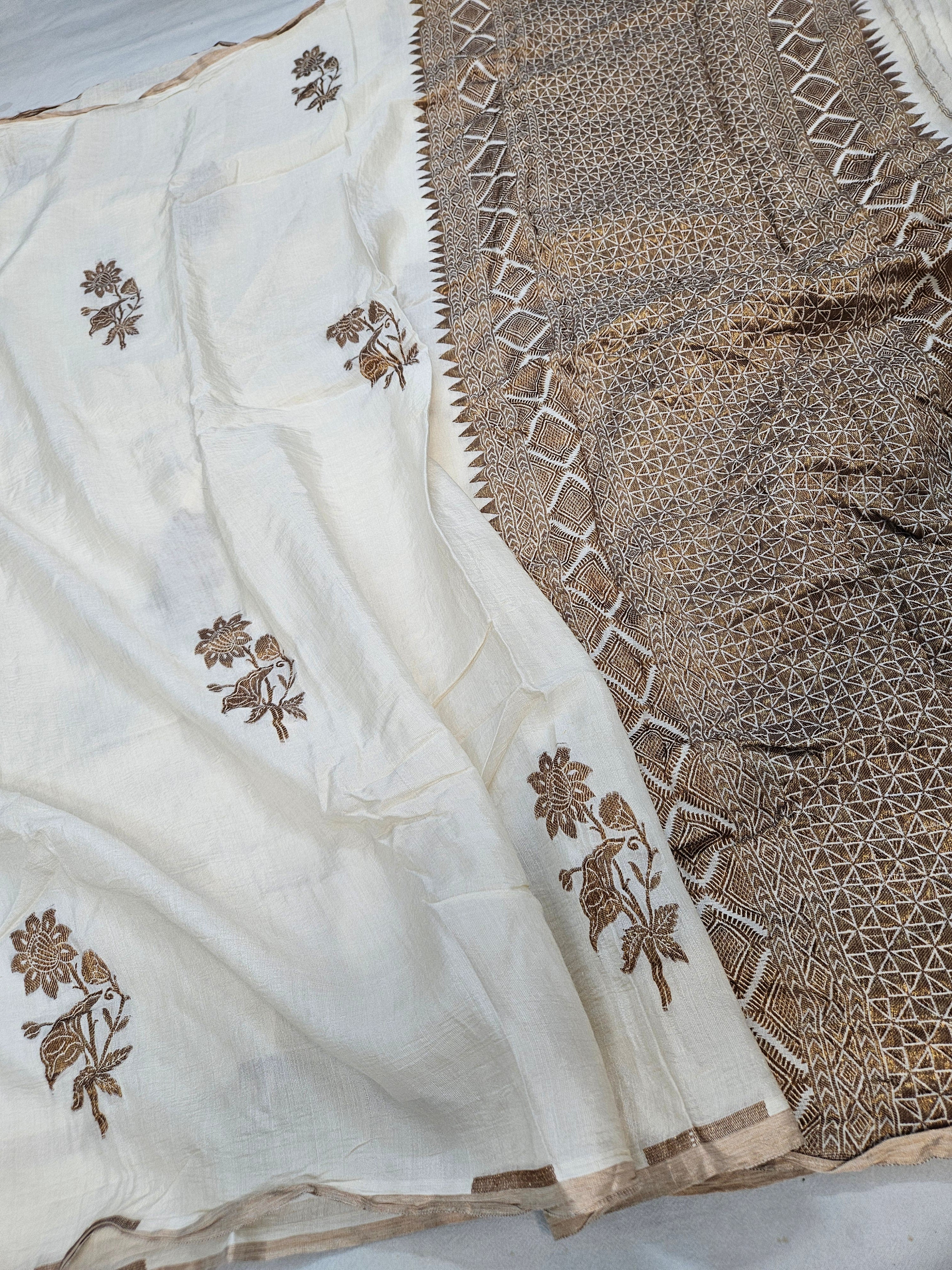 handloom pure moonga silk banarasi saree in off white