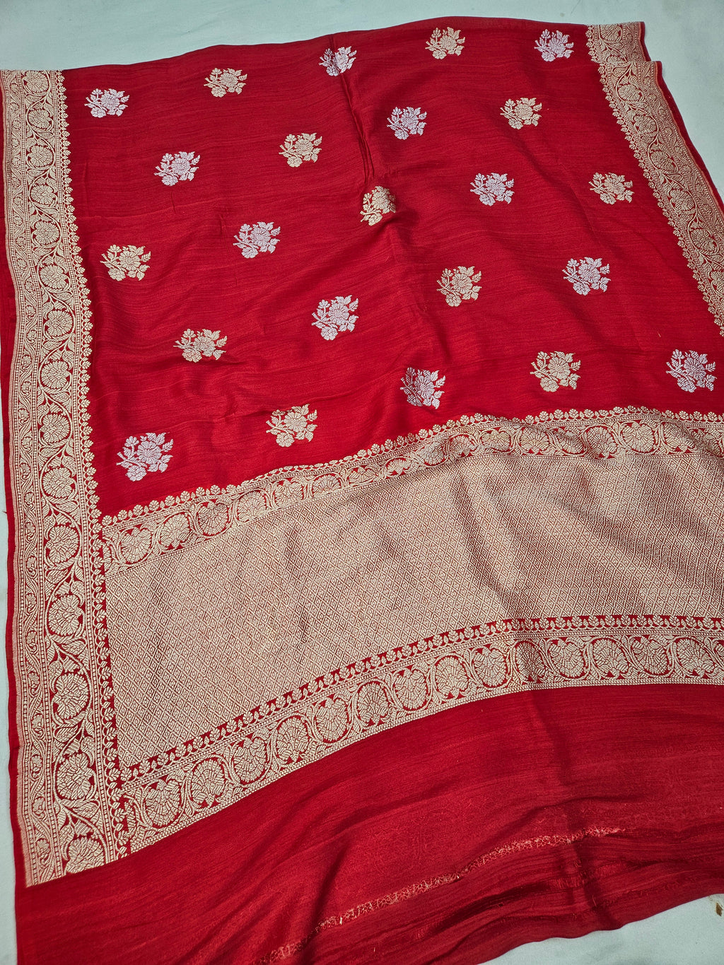 handloom pure moonga silk banarasi saree in Red