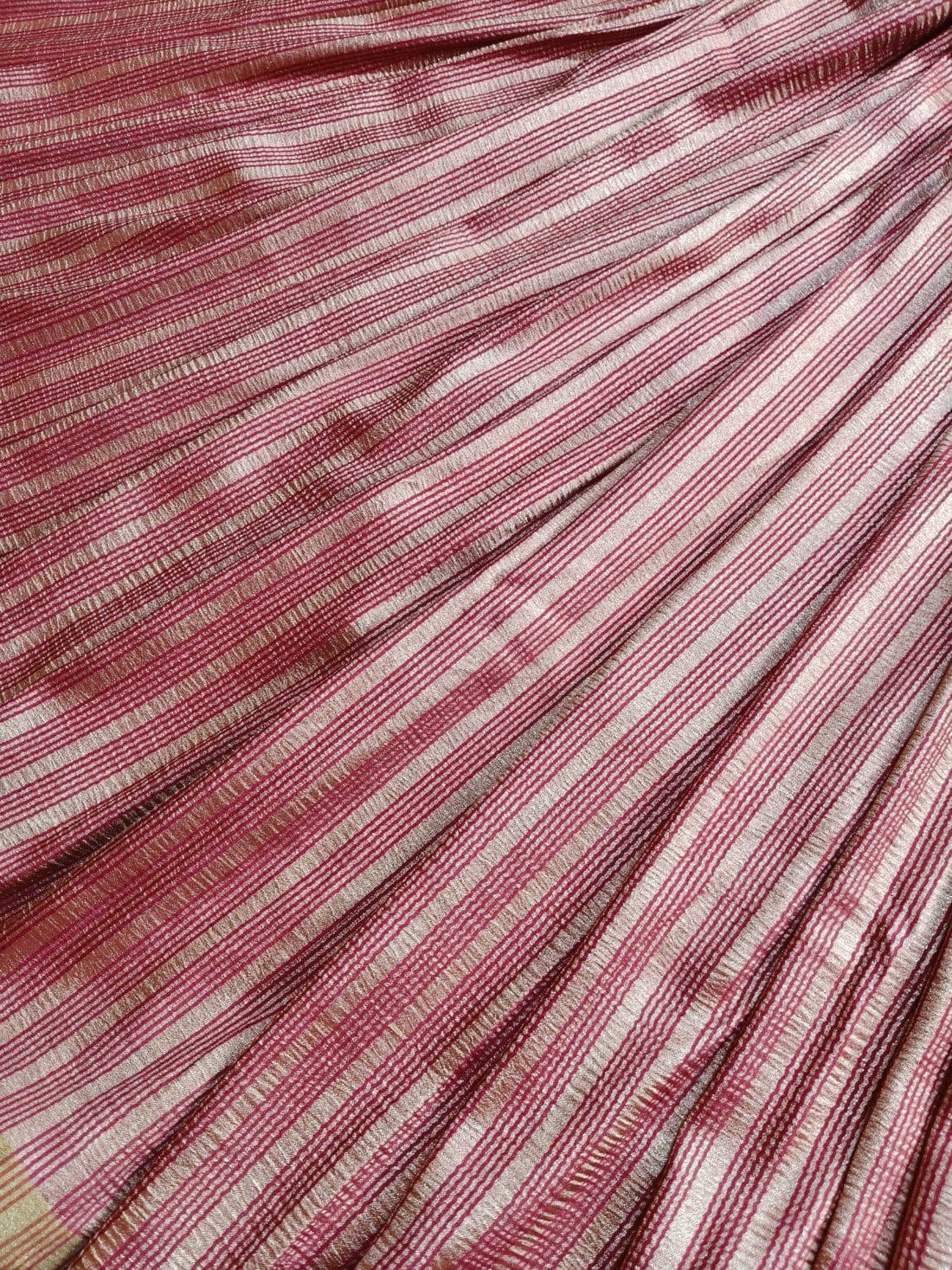 PURE TISSUE SILK LEHARIYA WEAVE BANARASI SAREE IN LUXE PINK