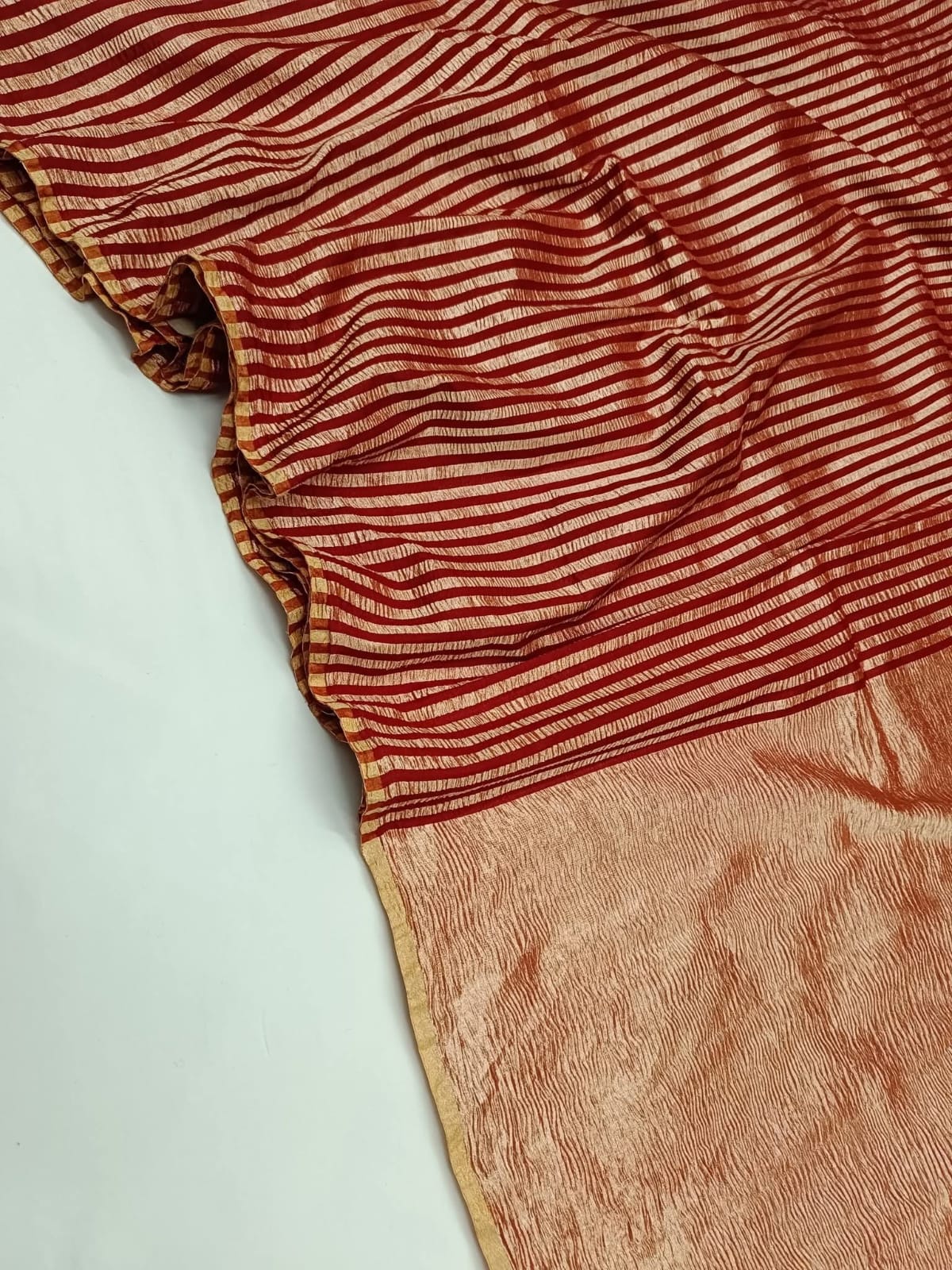 PURE TISSUE SILK LEHARIYA WEAVE BANARASI SAREE IN CLARET RED
