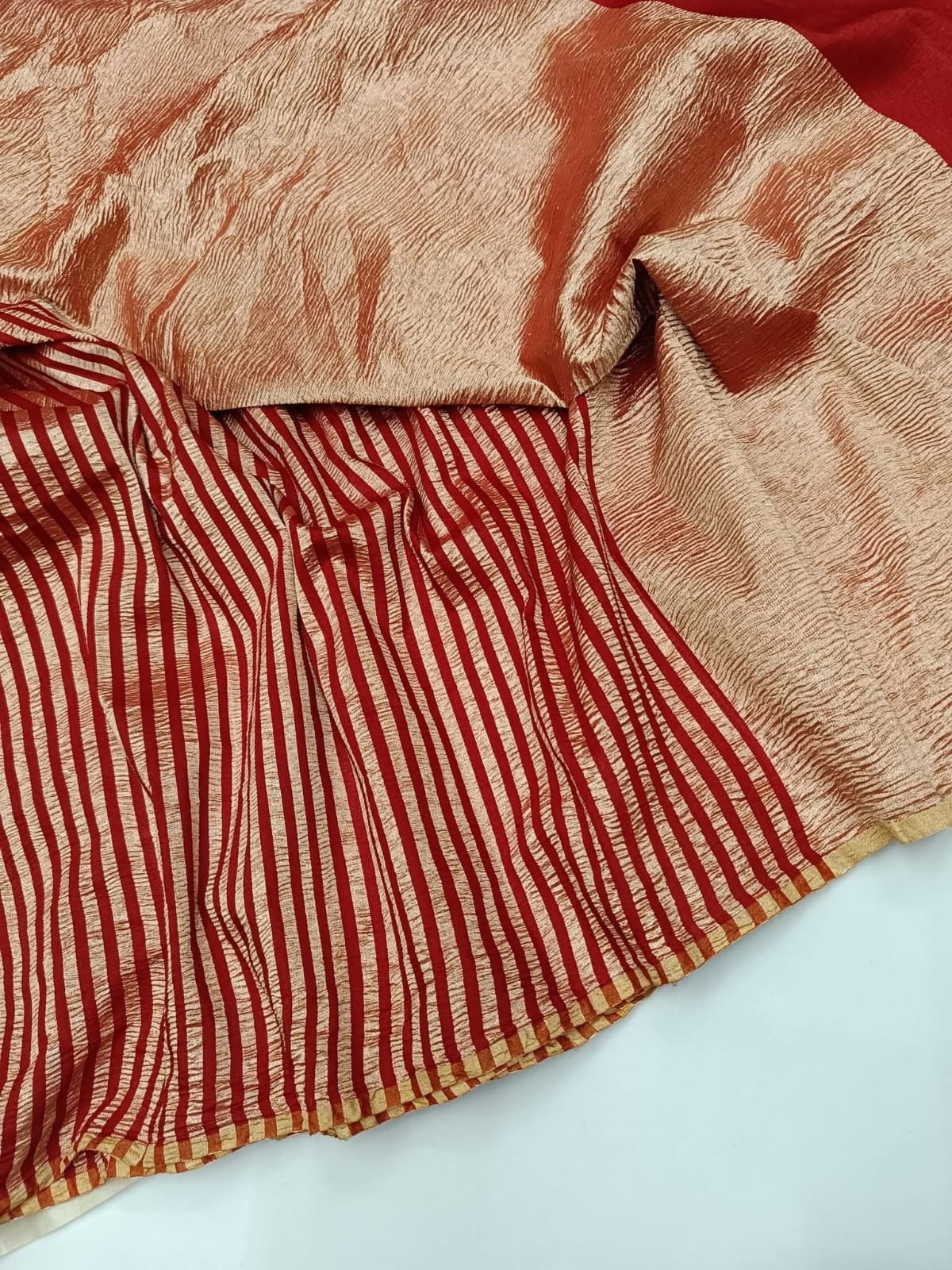 PURE TISSUE SILK LEHARIYA WEAVE BANARASI SAREE IN CLARET RED