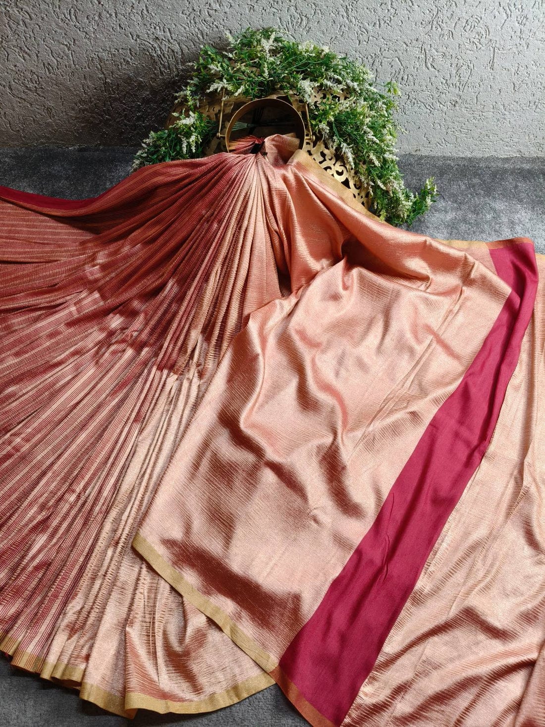 PURE TISSUE SILK LEHARIYA WEAVE BANARASI SAREE IN LUXE PINK