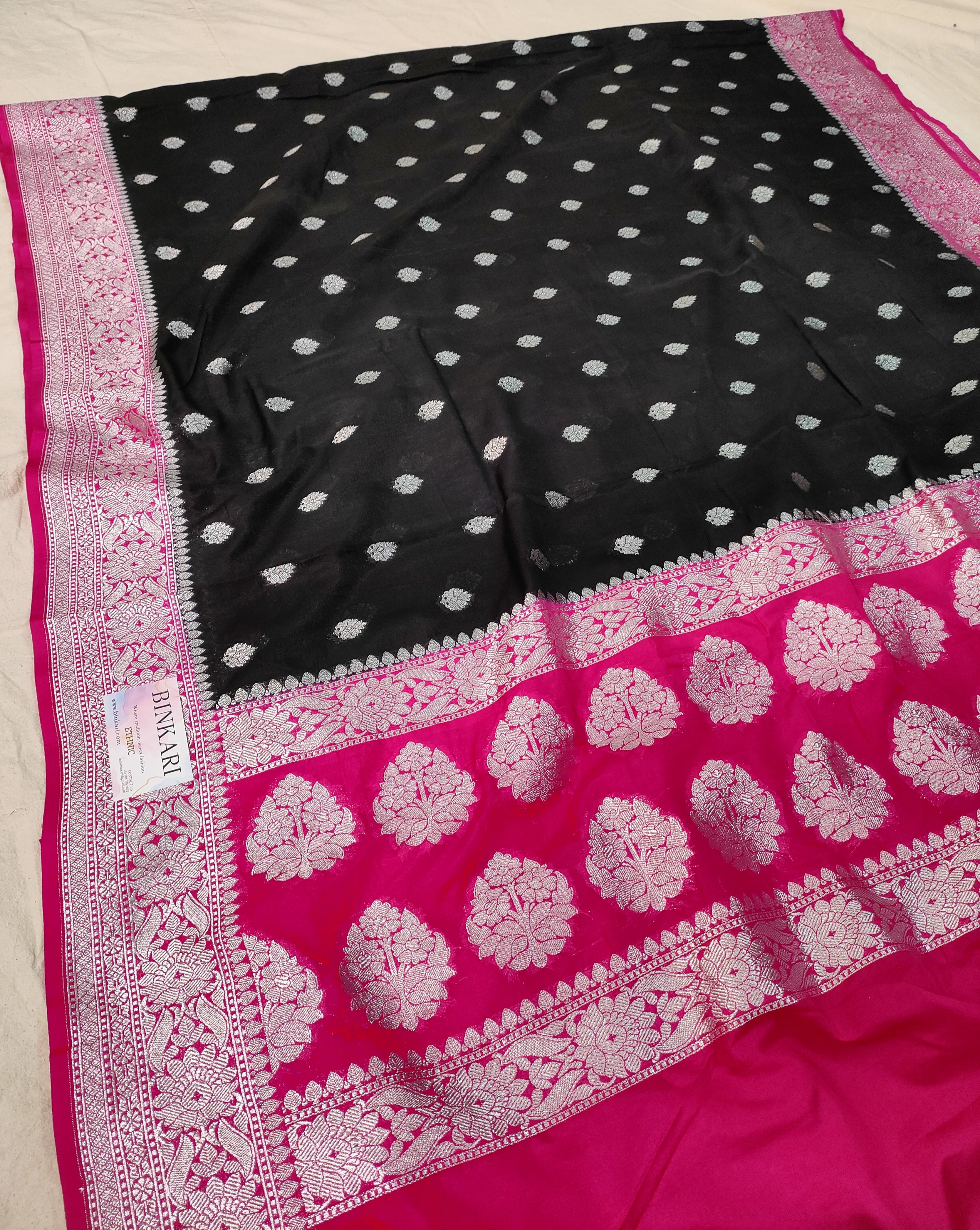 Banarasi Soft Faux Katans Georgette Saree With Blouse Faux Silver Zari Buti Pattern / Black-Pink