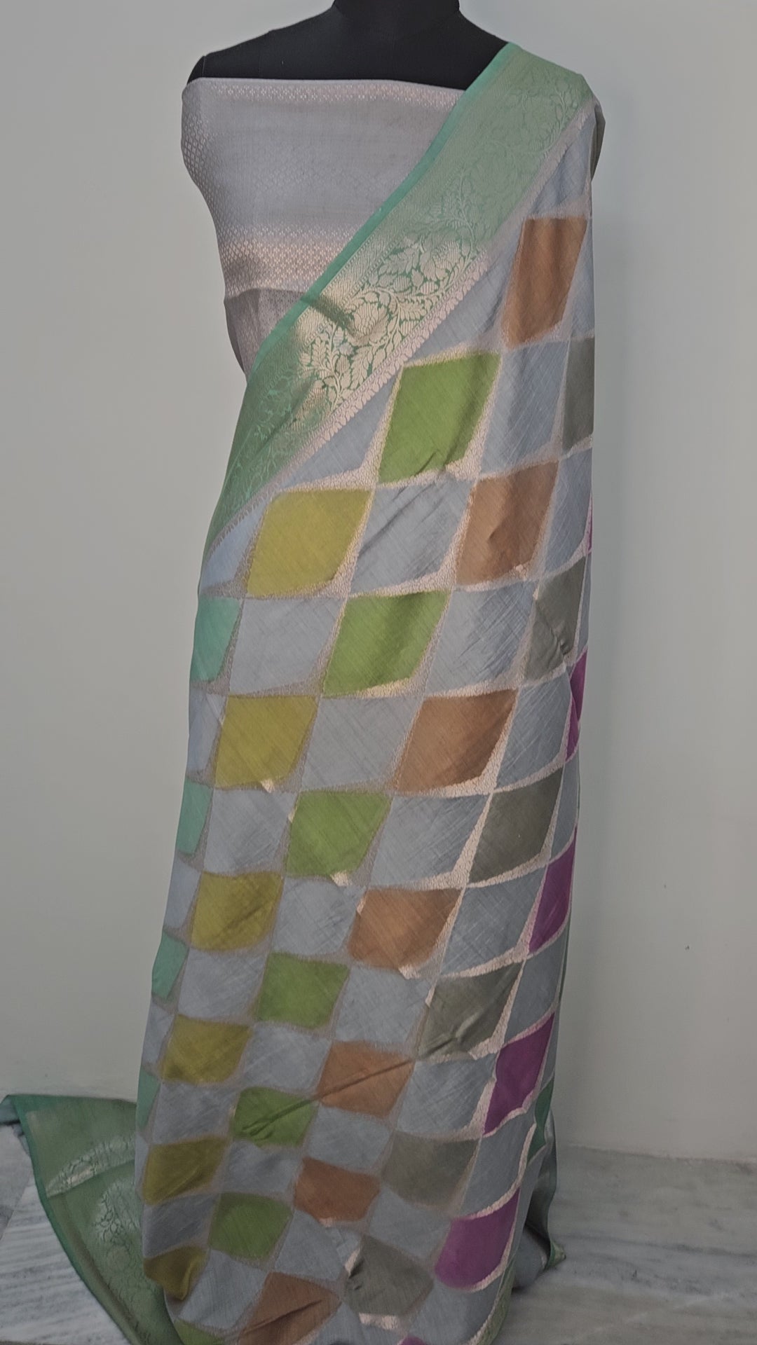 Pure Chiniya Silk Woven Rangkat Banarasi Saree