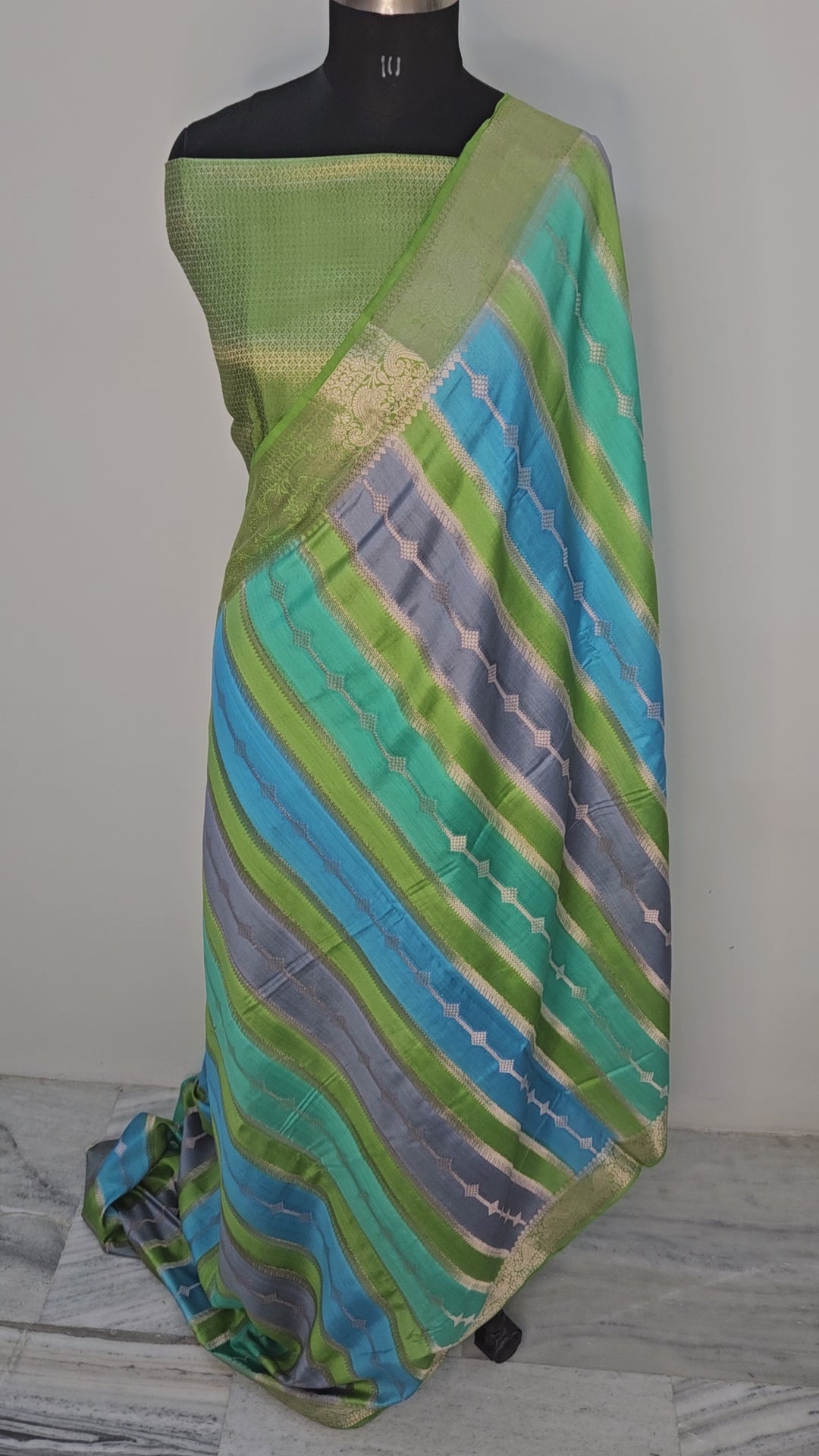 Pure Chiniya Silk Woven Rangkat Banarasi Saree